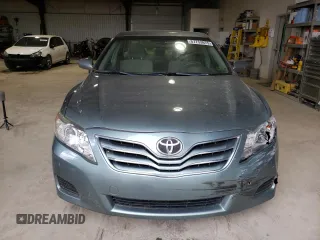 2010 Toyota Camry z VIN JTNBF3EK3A3002517, wystawiony jako Copart lot #57753675 z przebiegiem 196 094 mil mil oraz Szkoda całkowita • Salvage title. Historia ofert i sprzedaży dostępna na DreamBid. Obrazek 5.