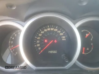 2006 Suzuki Grand Vitara z VIN JS3TE941364101882, wystawiony jako Copart lot #84143364 z przebiegiem 148 560 mil mil oraz Szkody całkowita. Historia ofert i sprzedaży dostępna na DreamBid. Obrazek 9.