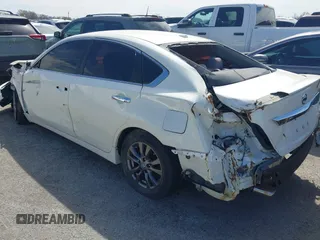 2015 Nissan Altima 2.5 S with VIN 1N4AL3AP2FC570488, listed as a IAAI auction lot 41824748 with 73,590 mi miles. Bid and sale history available at carsss.com. Image 3.