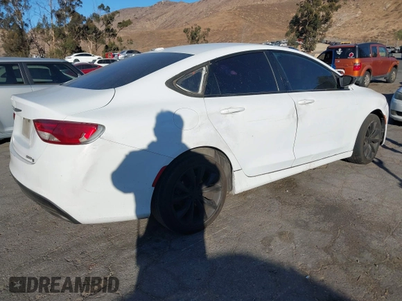 2015 Chrysler 200 S z VIN 1C3CCCBB1FN712067, wystawiony jako IAAI lot #41261756 z przebiegiem 139 861 mil mil oraz . Historia ofert i sprzedaży dostępna na DreamBid. Obrazek 4.
