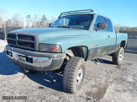 1999 Dodge Ram 1500 with VIN 3B7HF13Z7XG118165, listed as a IAAI auction lot 41385547 with 1 mi miles. Bid and sale history available at carsss.com. Image 2.