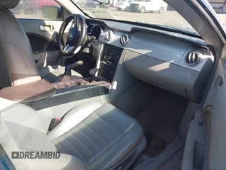 2006 Ford Mustang Standard with VIN 1ZVFT80N565132949, listed as a IAAI auction lot 41678186 with Not Provided miles. Bid and sale history available at carsss.com. Image 5.