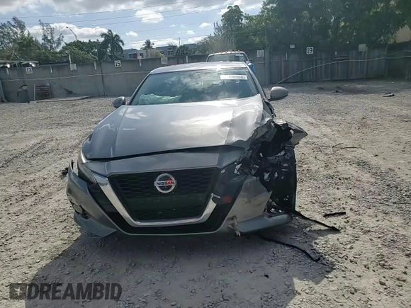 2019 Nissan Altima SV z VIN 1N4BL4DV2KC132035, wystawiony jako Copart lot #56140955 z przebiegiem 82 983 mil mil oraz Nie do naprawy • Non repairable. Historia ofert i sprzedaży dostępna na DreamBid. Obrazek 13.