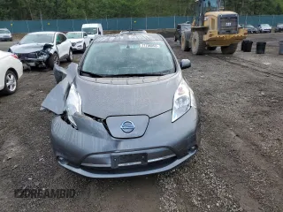 2016 Nissan LEAF S with VIN 1N4BZ0CPXGC313000, listed as a Copart auction lot 71705053 with 32,912 mi miles. Bid and sale history available at carsss.com. Image 5.
