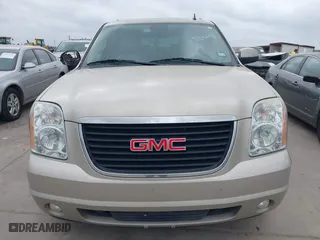 2013 GMC Yukon XL SLT with VIN 1GKS1KE02DR330318, listed as a IAAI auction lot 41526110 with 187,699 mi miles. Bid and sale history available at carsss.com. Image 12.