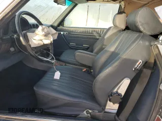 1988 Mercedes-Benz 560 SL with VIN WDBBA48D7JA082792, listed as a Copart auction lot 86698654 with 81,335 mi miles and Salvage Title. Bid and sale history available at DreamBid. Image 7.