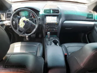 2017 Ford Explorer XLT z VIN 1FM5K8D88HGA57298, wystawiony jako Copart lot #58889865 z przebiegiem 142 107 mil mil oraz Szkoda całkowita • Salvage title. Historia ofert i sprzedaży dostępna na DreamBid. Obrazek 8.