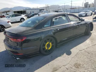 2022 Audi S8 with VIN WAULSAF84NN000519, listed as a Copart auction lot 47127135 with 30,032 mi miles and Salvage Title. Bid and sale history available at DreamBid. Image 3.