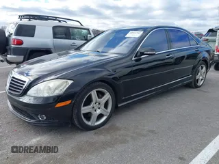 2007 Mercedes-Benz S 550 z VIN WDDNG71X07A111017, wystawiony jako IAAI lot #40911702 z przebiegiem 217 532 mil mil oraz . Historia ofert i sprzedaży dostępna na DreamBid. Obrazek 2.