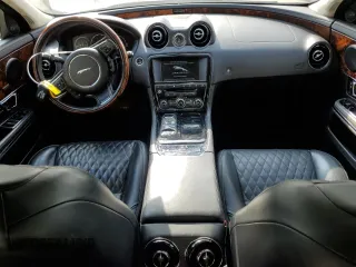 2016 Jaguar XJ Portfolio with VIN SAJWJ2GD8G8V92997, listed as a Copart auction lot 72420774 with 74,934 mi miles and Salvage title. Bid and sale history available at DreamBid. Image 8.