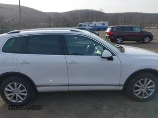2013 Volkswagen Touareg Exec с VIN WVGEF9BP0DD006992, выставлен на аукционе IAAI как лот 41800140 с пробегом 177 299 миль миль и . История ставок и продаж доступна на DreamBid. Изображение 13.