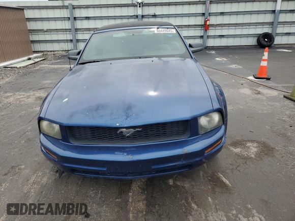 2007 Ford Mustang Deluxe with VIN 1ZVFT84N675272505, listed as a Copart auction lot 60449045 with 98,475 mi miles and Clean title. Bid and sale history available at DreamBid. Image 5.