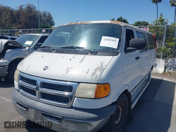 2001 Dodge Passenger z VIN 2B5WB35Z51K561431, wystawiony jako IAAI lot #42003952 z przebiegiem 171 240 mil mil oraz . Historia ofert i sprzedaży dostępna na DreamBid. Obrazek 17.
