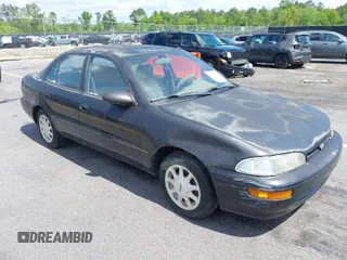 1996 Geo Prizm LSi with VIN 1Y1SK526XTZ026795, listed as a IAAI auction lot 42008701 with 178,017 mi miles. Bid and sale history available at carsss.com. Image 1.