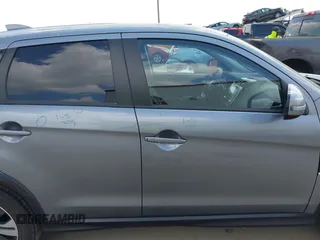 2024 Mitsubishi Outlander S z VIN JA4ARUAU3RU015370, wystawiony jako IAAI lot #42419186 z przebiegiem 26 526 mil mil oraz . Historia ofert i sprzedaży dostępna na DreamBid. Obrazek 13.