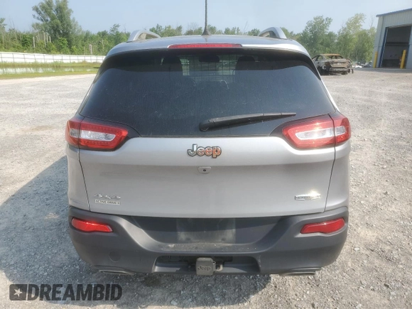 2018 Jeep Cherokee Latitude Plus z VIN 1C4PJMLX6JD500976, wystawiony jako Copart lot #64829185 z przebiegiem 62 491 mil mil oraz Szkoda całkowita • Salvage title. Historia ofert i sprzedaży dostępna na DreamBid. Obrazek 6.