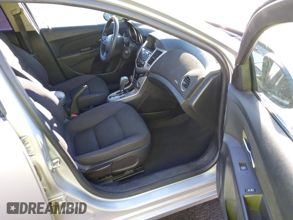 2015 Chevrolet Cruze LT with VIN 1G1PC5SB5F7174107, listed as a IAAI auction lot 40696084 with 96,560 mi miles and . Bid and sale history available at DreamBid. Image 5.