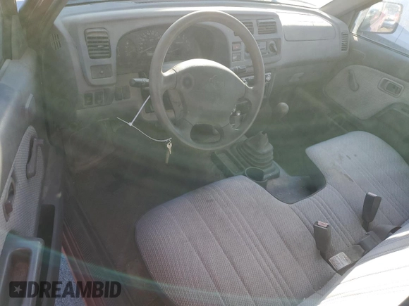 1998 Nissan Frontier XE z VIN 1N6DD21S1WC352882, wystawiony jako Copart lot #73419554 z przebiegiem 160 582 mil mil oraz Czysty tytuł • Clean title. Historia ofert i sprzedaży dostępna na DreamBid. Obrazek 8.