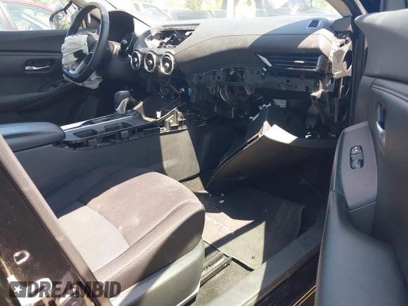 2022 Nissan Sentra SV z VIN 3N1AB8CV0NY256613, wystawiony jako IAAI lot #42440347 z przebiegiem 65 030 mil mil oraz . Historia ofert i sprzedaży dostępna na DreamBid. Obrazek 5.