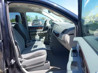 2010 Chrysler Town & Country Touring with VIN 2A4RR5D10AR282784, listed as a IAAI auction lot 42231696 with 173,049 mi miles and . Bid and sale history available at DreamBid. Image 5.