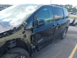 2018 Toyota Sienna XLE Auto Access Seat с VIN 5TDYZ3DC4JS962153, выставлен на аукционе IAAI как лот 42625213 с пробегом 75 006 миль миль и . История ставок и продаж доступна на DreamBid. Изображение 22.