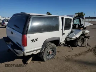 1994 Chevrolet Suburban with VIN 1GNGK26N2RJ373188, listed as a Copart auction lot 75893984 with 221,145 mi miles and Salvage Title. Bid and sale history available at carsss.com. Image 3.