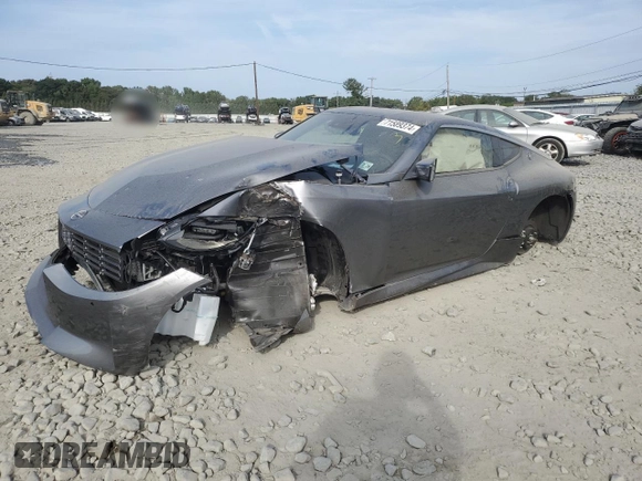 2024 Nissan Z Sport z VIN JN1BZ4AH7RM362538, wystawiony jako Copart lot #71589374 z przebiegiem Nie podano mil oraz Szkoda całkowita • Salvage title. Historia ofert i sprzedaży dostępna na DreamBid. Obrazek 1.