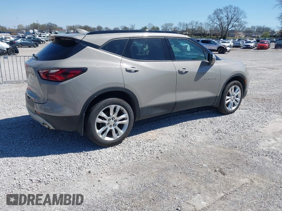 2021 Chevrolet Blazer LT z VIN 3GNKBDR47MS560250, wystawiony jako IAAI lot #41863483 z przebiegiem 69 207 mil mil oraz . Historia ofert i sprzedaży dostępna na DreamBid. Obrazek 4.