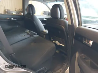 2015 Kia Sorento LX with VIN 5XYKTCA68FG640609, listed as a IAAI auction lot 41902622 with 140,514 mi miles. Bid and sale history available at carsss.com. Image 8.