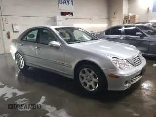 2006 Mercedes-Benz C 280 Luxury with VIN WDBRF92H16F762884, listed as a Copart auction lot 44983775 with 152,179 mi miles and Salvage Title. Bid and sale history available at DreamBid. Image 4.