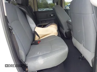 2018 Ram 1500 SLT z VIN 1C6RR6GG7JS303941, wystawiony jako IAAI lot #41942236 z przebiegiem 142 098 mil mil oraz . Historia ofert i sprzedaży dostępna na DreamBid. Obrazek 8.