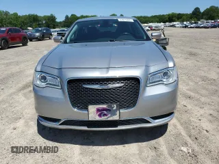 2016 Chrysler 300 Limited z VIN 2C3CCAAG0GH207942, wystawiony jako Copart lot #57915885 z przebiegiem 96 150 mil mil oraz Szkoda całkowita • Salvage title. Historia ofert i sprzedaży dostępna na DreamBid. Obrazek 5.