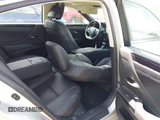 2020 Lexus ES 350 with VIN 58ADZ1B11LU068649, listed as a IAAI auction lot 42289047 with 38,593 mi miles and . Bid and sale history available at DreamBid. Image 8.