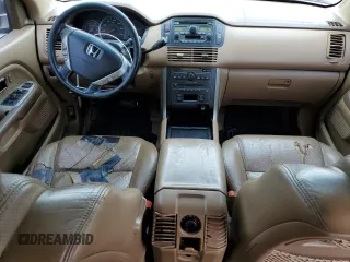 2005 Honda Pilot EX-L z VIN 2HKYF185X5H531689, wystawiony jako Copart lot #58273755 z przebiegiem 212 924 mil mil oraz Nie do naprawy • Non repairable. Historia ofert i sprzedaży dostępna na DreamBid. Obrazek 8.