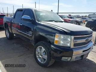 2013 Chevrolet Silverado 1500 LT with VIN 3GCPCSE05DG379301, listed as a IAAI auction lot 41866893 with 164,291 mi miles and . Bid and sale history available at DreamBid. Image 1.