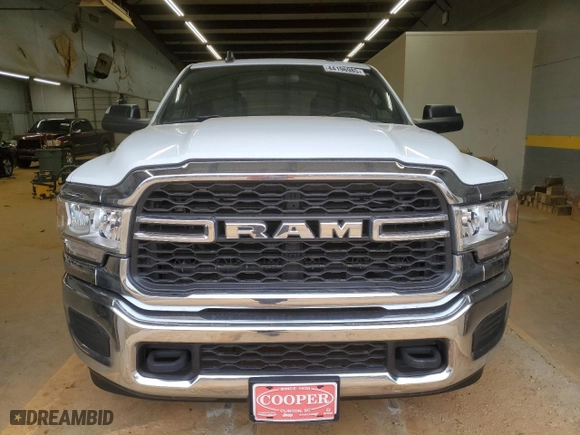 2022 Ram 2500 Tradesman with VIN 3C6UR5HJ2NG379837, listed as a Copart auction lot 44196985 with 87,254 mi miles and Salvage Title. Bid and sale history available at carsss.com. Image 5.