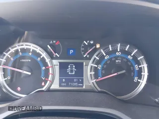 2018 Toyota 4Runner SR5 with VIN JTEBU5JRXJ5484802, listed as a IAAI auction lot 41609448 with 71,085 mi miles and . Bid and sale history available at DreamBid. Image 7.