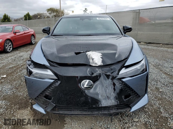 2023 Lexus RZ 450e Premium z VIN JTJAAAAB6PA009956, wystawiony jako Copart lot #48707855 z przebiegiem 6736 mil mil oraz Szkody całkowita. Historia ofert i sprzedaży dostępna na DreamBid. Obrazek 5.