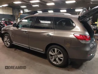 2013 Nissan Pathfinder SV with VIN 5N1AR2MM9DC689684, listed as a IAAI auction lot 41749471 with 162,065 mi miles. Bid and sale history available at carsss.com. Image 3.