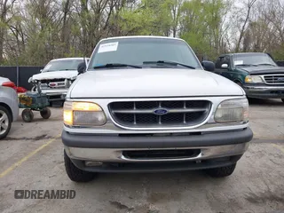 1998 Ford Explorer XL z VIN 1FMZU34E0WZB57112, wystawiony jako IAAI lot #41939205 z przebiegiem 171 982 mil mil oraz . Historia ofert i sprzedaży dostępna na DreamBid. Obrazek 6.