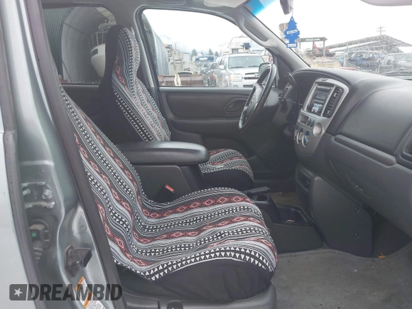 2004 Mazda Tribute ES with VIN 4F2CZ96124KM16892, listed as a IAAI auction lot 41621276 with 130,713 mi miles and . Bid and sale history available at carsss.com. Image 5.