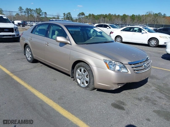 2007 Toyota Avalon XL with VIN 4T1BK36B27U204620, listed as a IAAI auction lot 41807607 with 57,386 mi miles. Bid and sale history available at carsss.com. Image 1.
