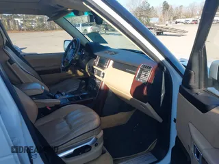 2012 Land Rover Range Rover HSE Lux z VIN SALMF1D43CA382244, wystawiony jako IAAI lot #41256574 z przebiegiem 158 076 mil mil oraz . Historia ofert i sprzedaży dostępna na DreamBid. Obrazek 5.