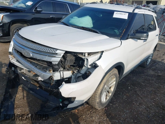 2013 Ford Explorer XLT with VIN 1FM5K7D97DGC88108, listed as a IAAI auction lot 42180147 with 156,905 mi miles and . Bid and sale history available at carsss.com. Image 2.