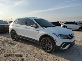 2024 Volkswagen Tiguan SE z VIN 3VVNB7AX8RM013904, wystawiony jako Copart lot #53521455 z przebiegiem 13 477 mil mil oraz Szkoda całkowita • Salvage title. Historia ofert i sprzedaży dostępna na DreamBid. Obrazek 4.