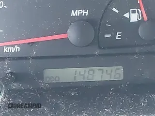 2002 Toyota Camry XLE z VIN JTDBF30K420083381, wystawiony jako IAAI lot #42368073 z przebiegiem 148 746 mil mil oraz . Historia ofert i sprzedaży dostępna na DreamBid. Obrazek 12.