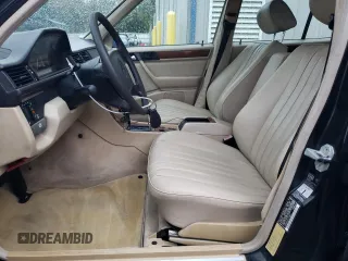 1995 Mercedes-Benz E Class with VIN WDBEB31E6SC142087, listed as a Copart auction lot 84019814 with 231,961 mi miles and Salvage Title. Bid and sale history available at carsss.com. Image 7.
