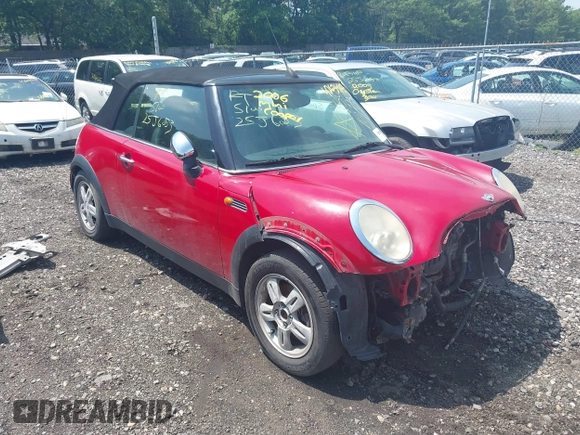 2006 MINI Convertible z VIN WMWRF33546TG13986, wystawiony jako IAAI lot #42634138 z przebiegiem Nie podano mil oraz . Historia ofert i sprzedaży dostępna na DreamBid. Obrazek 1.