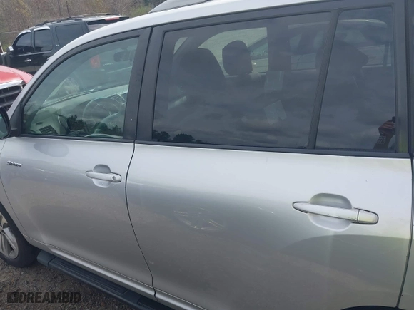2008 Toyota Highlander Sport with VIN JTEDS43A682015430, listed as a IAAI auction lot 41690792 with 188,416 mi miles. Bid and sale history available at carsss.com. Image 14.