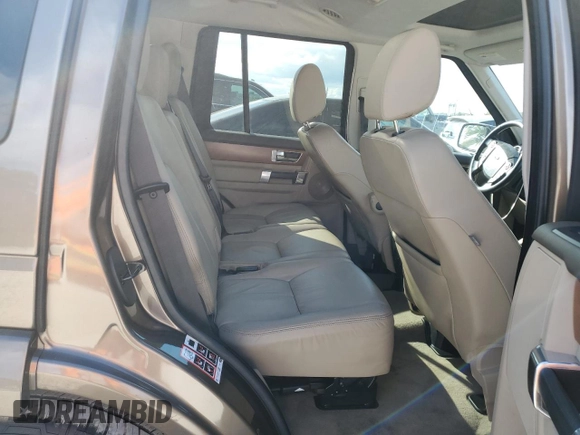 2010 Land Rover LR4 Lux z VIN SALAK2D4XAA536059, wystawiony jako Copart lot #47233365 z przebiegiem 21 336 mil mil oraz Tytuł czysty. Historia ofert i sprzedaży dostępna na DreamBid. Obrazek 11.